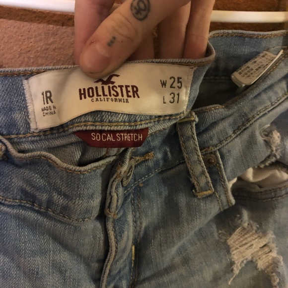 Holister light wash ripped jeans - Picture 4 of 4